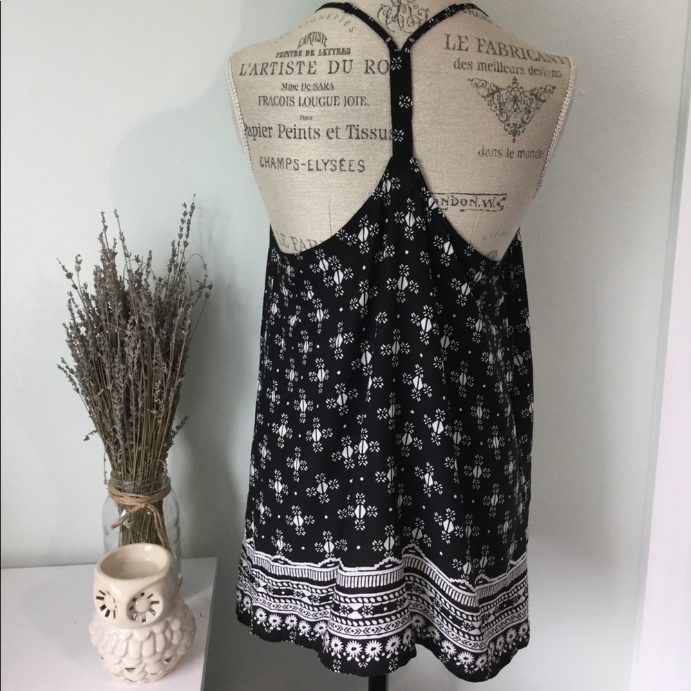 Old Navy Razorback tank - Picture 3 of 4